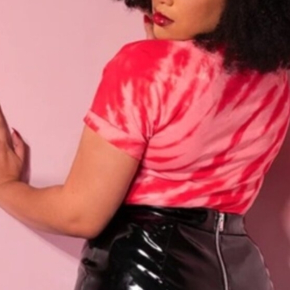 NEW Vixen by Micheline Pitt, It: Chapter 2™ "Come Home" Red Tie Dye Tee, Derry M - Picture 2 of 6